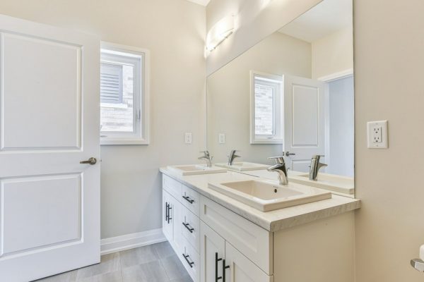 Audrey ensuite with double sink